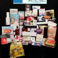 DistinctiveAssets - Mother's Day in Hollywood Giveaway Ends 5/31 US ONLY